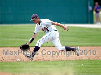 Thumbnail 1 in Pleasant Plains vs. Rochester (IHSA Class 2A Sectional Final) photogallery.