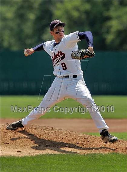 Thumbnail 1 in Pleasant Plains vs. Rochester (IHSA Class 2A Sectional Final) photogallery.