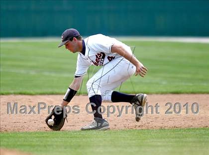 Thumbnail 2 in Pleasant Plains vs. Rochester (IHSA Class 2A Sectional Final) photogallery.