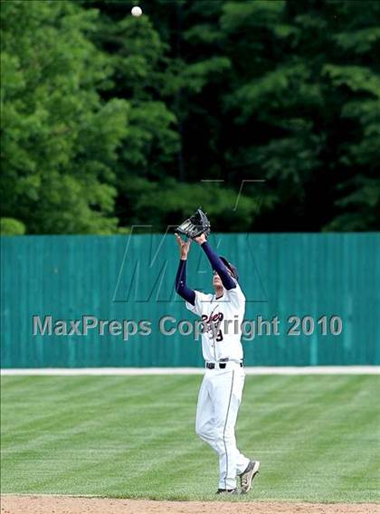 Thumbnail 1 in Pleasant Plains vs. Rochester (IHSA Class 2A Sectional Final) photogallery.
