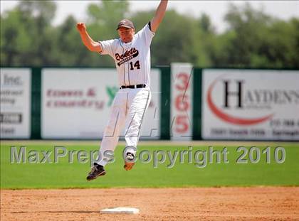 Thumbnail 2 in Pleasant Plains vs. Rochester (IHSA Class 2A Sectional Final) photogallery.