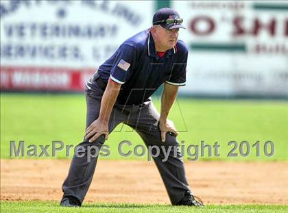 Thumbnail 2 in Pleasant Plains vs. Rochester (IHSA Class 2A Sectional Final) photogallery.
