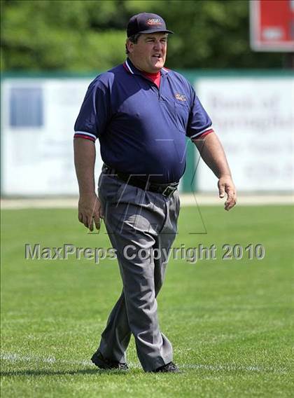 Thumbnail 2 in Pleasant Plains vs. Rochester (IHSA Class 2A Sectional Final) photogallery.