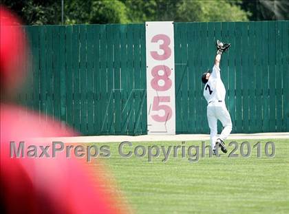 Thumbnail 3 in Pleasant Plains vs. Rochester (IHSA Class 2A Sectional Final) photogallery.