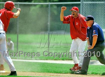 Thumbnail 3 in Pleasant Plains vs. Rochester (IHSA Class 2A Sectional Final) photogallery.