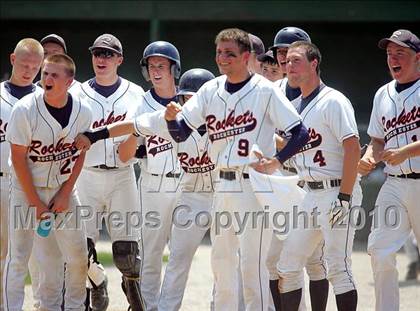 Thumbnail 1 in Pleasant Plains vs. Rochester (IHSA Class 2A Sectional Final) photogallery.