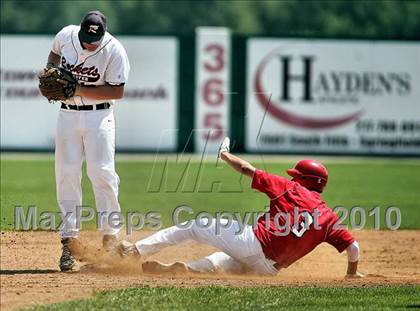 Thumbnail 2 in Pleasant Plains vs. Rochester (IHSA Class 2A Sectional Final) photogallery.
