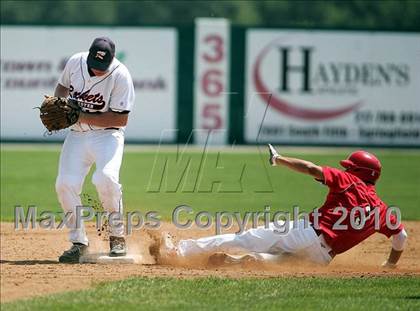 Thumbnail 1 in Pleasant Plains vs. Rochester (IHSA Class 2A Sectional Final) photogallery.
