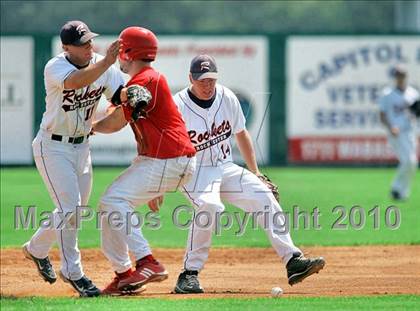 Thumbnail 3 in Pleasant Plains vs. Rochester (IHSA Class 2A Sectional Final) photogallery.