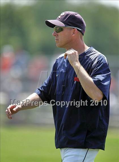 Thumbnail 2 in Pleasant Plains vs. Rochester (IHSA Class 2A Sectional Final) photogallery.