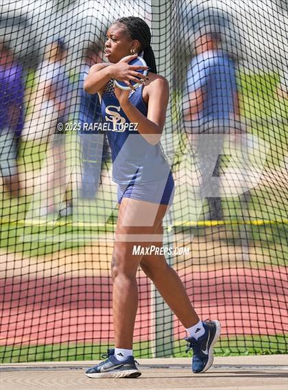 Thumbnail 1 in Rosehill Eagles Relays (Discus) photogallery.