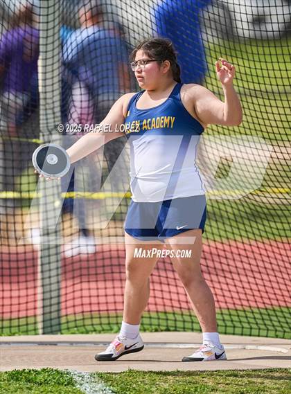 Thumbnail 2 in Rosehill Eagles Relays (Discus) photogallery.