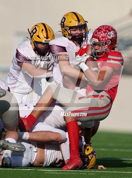 Thumbnail 3 in Bells vs. Holliday (UIL 3A D2 Regional Playoff) photogallery.