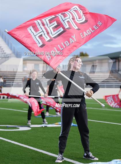 Thumbnail 1 in Bells vs. Holliday (UIL 3A D2 Regional Playoff) photogallery.