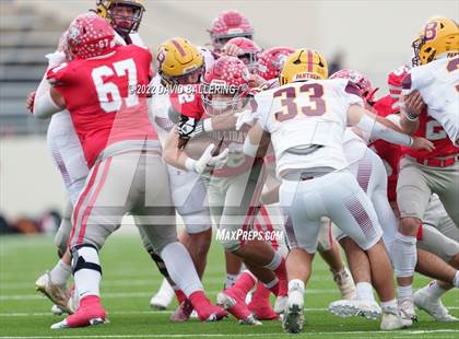 Thumbnail 1 in Bells vs. Holliday (UIL 3A D2 Regional Playoff) photogallery.