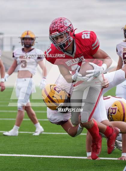 Thumbnail 2 in Bells vs. Holliday (UIL 3A D2 Regional Playoff) photogallery.