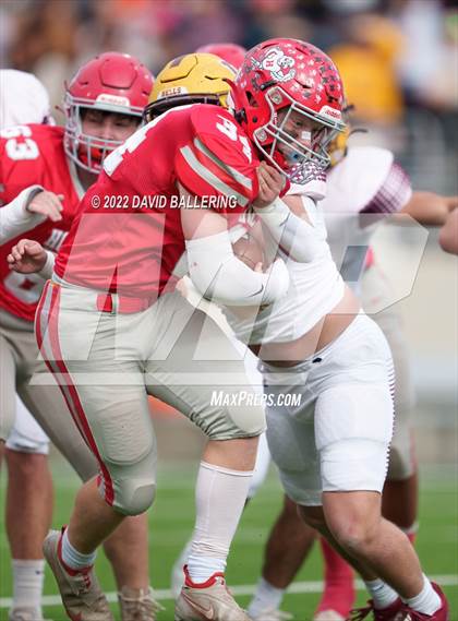 Thumbnail 1 in Bells vs. Holliday (UIL 3A D2 Regional Playoff) photogallery.