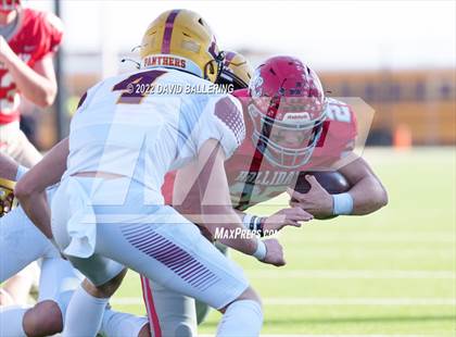 Thumbnail 3 in Bells vs. Holliday (UIL 3A D2 Regional Playoff) photogallery.