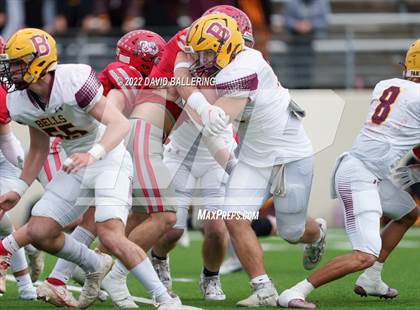 Thumbnail 2 in Bells vs. Holliday (UIL 3A D2 Regional Playoff) photogallery.