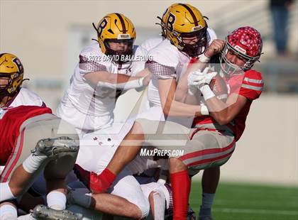 Thumbnail 1 in Bells vs. Holliday (UIL 3A D2 Regional Playoff) photogallery.