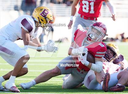 Thumbnail 3 in Bells vs. Holliday (UIL 3A D2 Regional Playoff) photogallery.