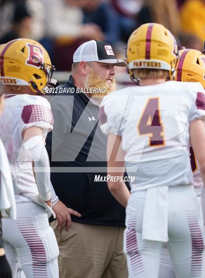 Thumbnail 3 in Bells vs. Holliday (UIL 3A D2 Regional Playoff) photogallery.