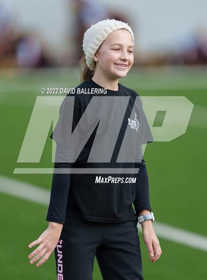 Thumbnail 3 in Bells vs. Holliday (UIL 3A D2 Regional Playoff) photogallery.
