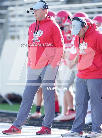 Thumbnail 2 in Bells vs. Holliday (UIL 3A D2 Regional Playoff) photogallery.