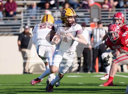 Thumbnail 1 in Bells vs. Holliday (UIL 3A D2 Regional Playoff) photogallery.