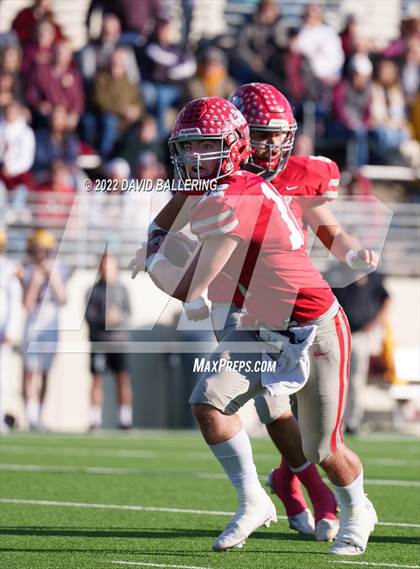 Thumbnail 1 in Bells vs. Holliday (UIL 3A D2 Regional Playoff) photogallery.