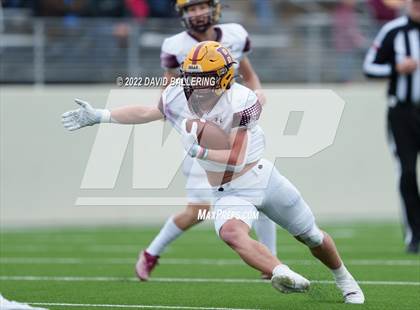 Thumbnail 3 in Bells vs. Holliday (UIL 3A D2 Regional Playoff) photogallery.