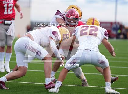 Thumbnail 2 in Bells vs. Holliday (UIL 3A D2 Regional Playoff) photogallery.