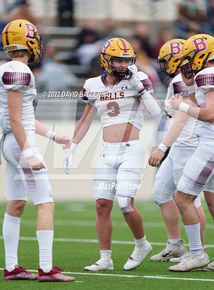 Thumbnail 3 in Bells vs. Holliday (UIL 3A D2 Regional Playoff) photogallery.
