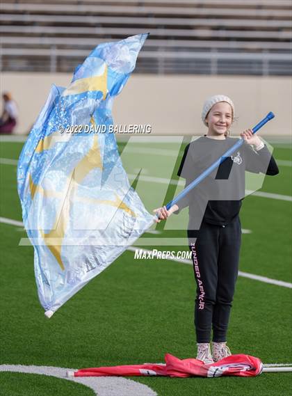 Thumbnail 2 in Bells vs. Holliday (UIL 3A D2 Regional Playoff) photogallery.