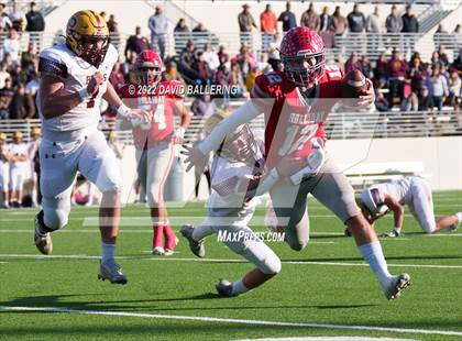 Thumbnail 2 in Bells vs. Holliday (UIL 3A D2 Regional Playoff) photogallery.