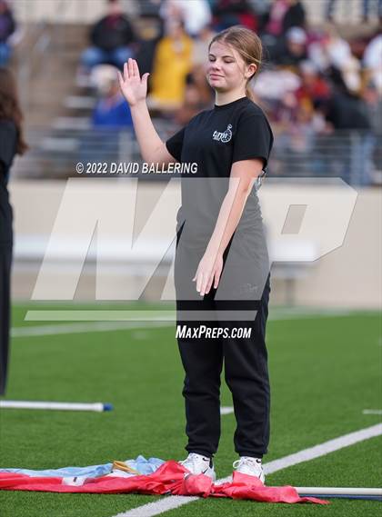 Thumbnail 1 in Bells vs. Holliday (UIL 3A D2 Regional Playoff) photogallery.