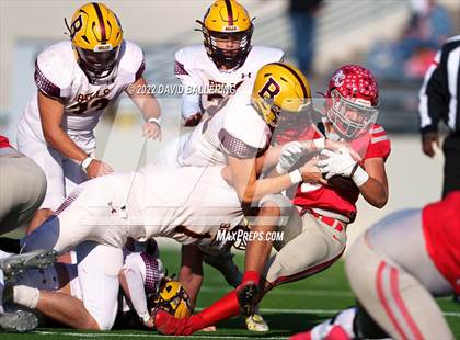 Thumbnail 3 in Bells vs. Holliday (UIL 3A D2 Regional Playoff) photogallery.
