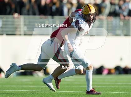 Thumbnail 1 in Bells vs. Holliday (UIL 3A D2 Regional Playoff) photogallery.