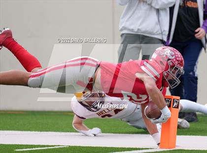 Thumbnail 2 in Bells vs. Holliday (UIL 3A D2 Regional Playoff) photogallery.