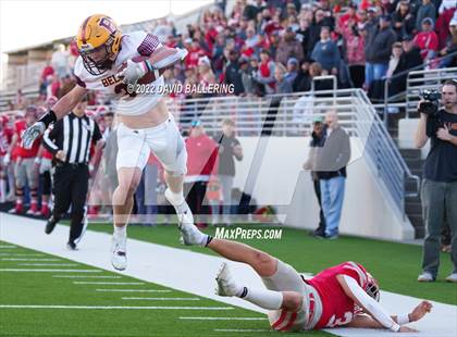 Thumbnail 2 in Bells vs. Holliday (UIL 3A D2 Regional Playoff) photogallery.