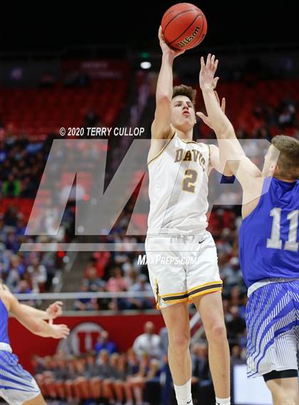 Thumbnail 2 in Fremont vs. Davis (UHSAA 6A Final) photogallery.