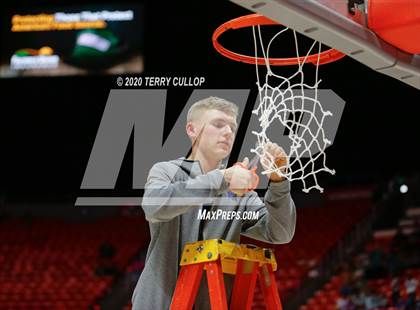 Thumbnail 2 in Fremont vs. Davis (UHSAA 6A Final) photogallery.