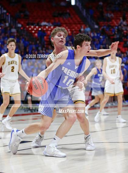 Thumbnail 2 in Fremont vs. Davis (UHSAA 6A Final) photogallery.