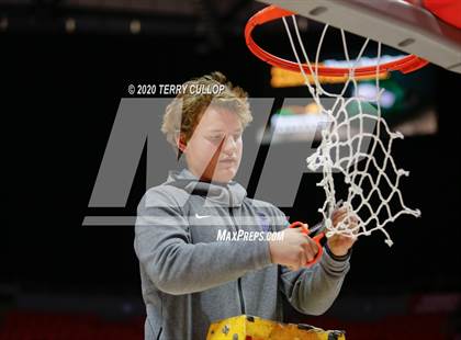 Thumbnail 2 in Fremont vs. Davis (UHSAA 6A Final) photogallery.