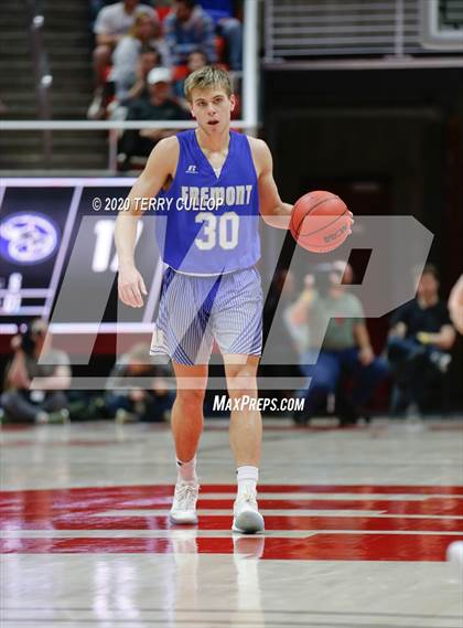 Thumbnail 3 in Fremont vs. Davis (UHSAA 6A Final) photogallery.
