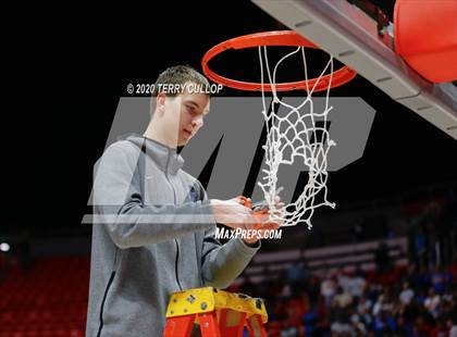 Thumbnail 2 in Fremont vs. Davis (UHSAA 6A Final) photogallery.