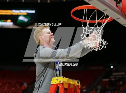 Thumbnail 3 in Fremont vs. Davis (UHSAA 6A Final) photogallery.
