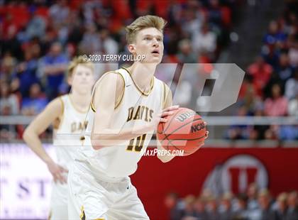 Thumbnail 1 in Fremont vs. Davis (UHSAA 6A Final) photogallery.