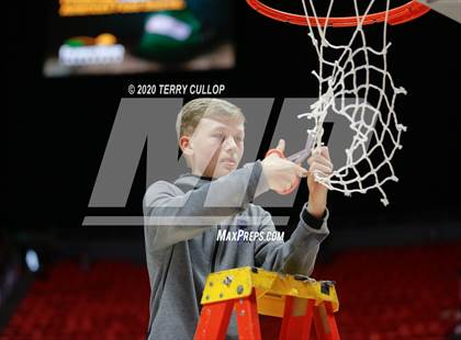 Thumbnail 1 in Fremont vs. Davis (UHSAA 6A Final) photogallery.