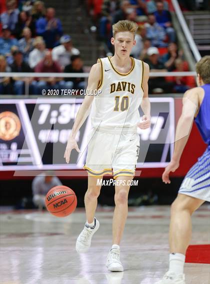 Thumbnail 1 in Fremont vs. Davis (UHSAA 6A Final) photogallery.